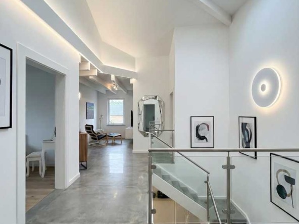 Unternehmeranwesen in Kaltenberg Wohnzimmer Flur im OG Visualisierung