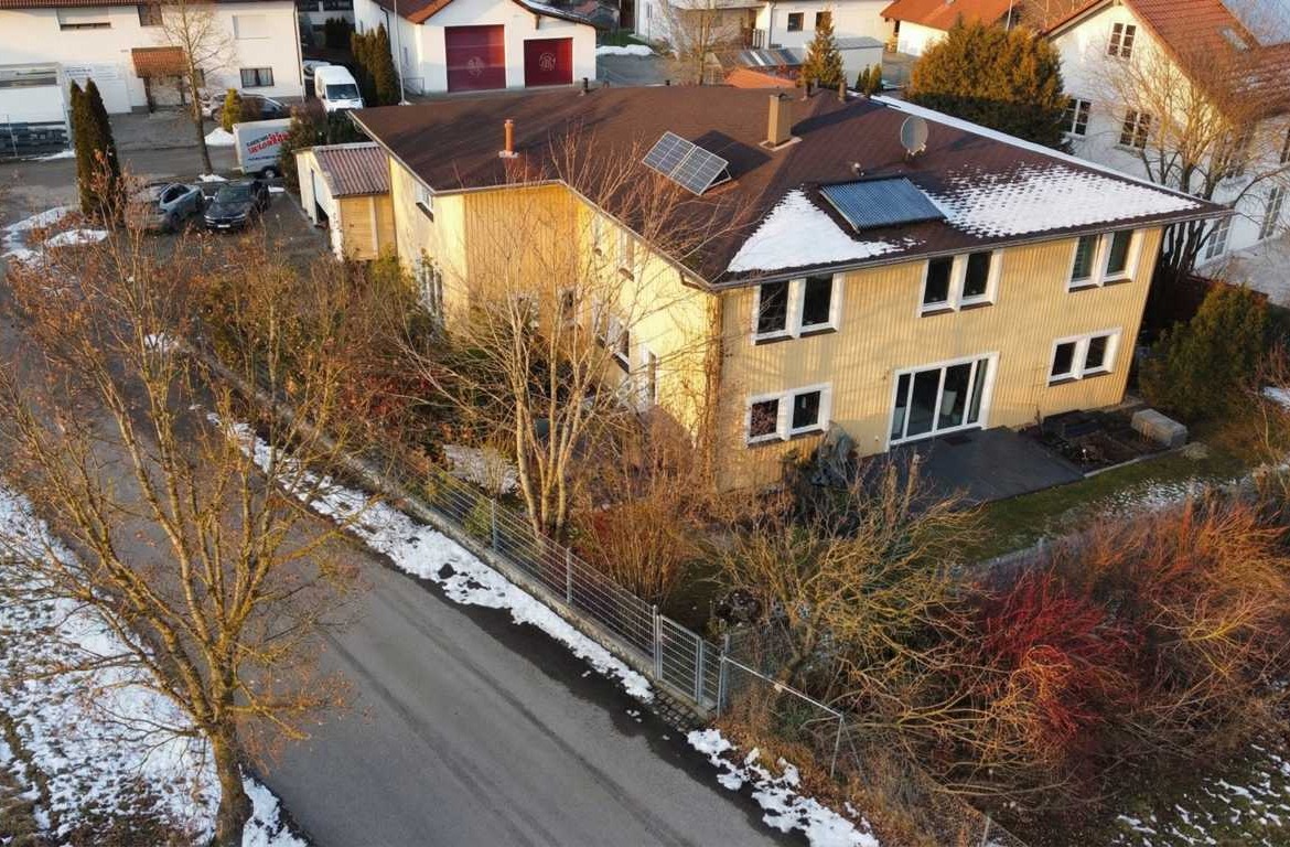 Unternehmeranwesen in Kaltenberg von oben