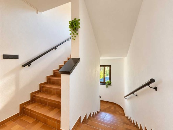 K1024_immobilien suche 2 zimmer wohnung geltendorf hausflur
